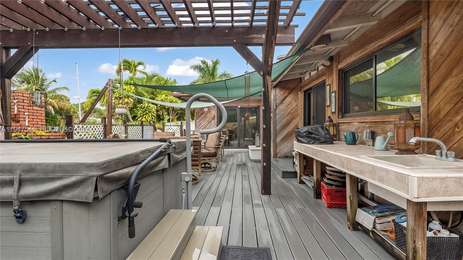 LAUDERDALE ISLES NO 2 - Residential