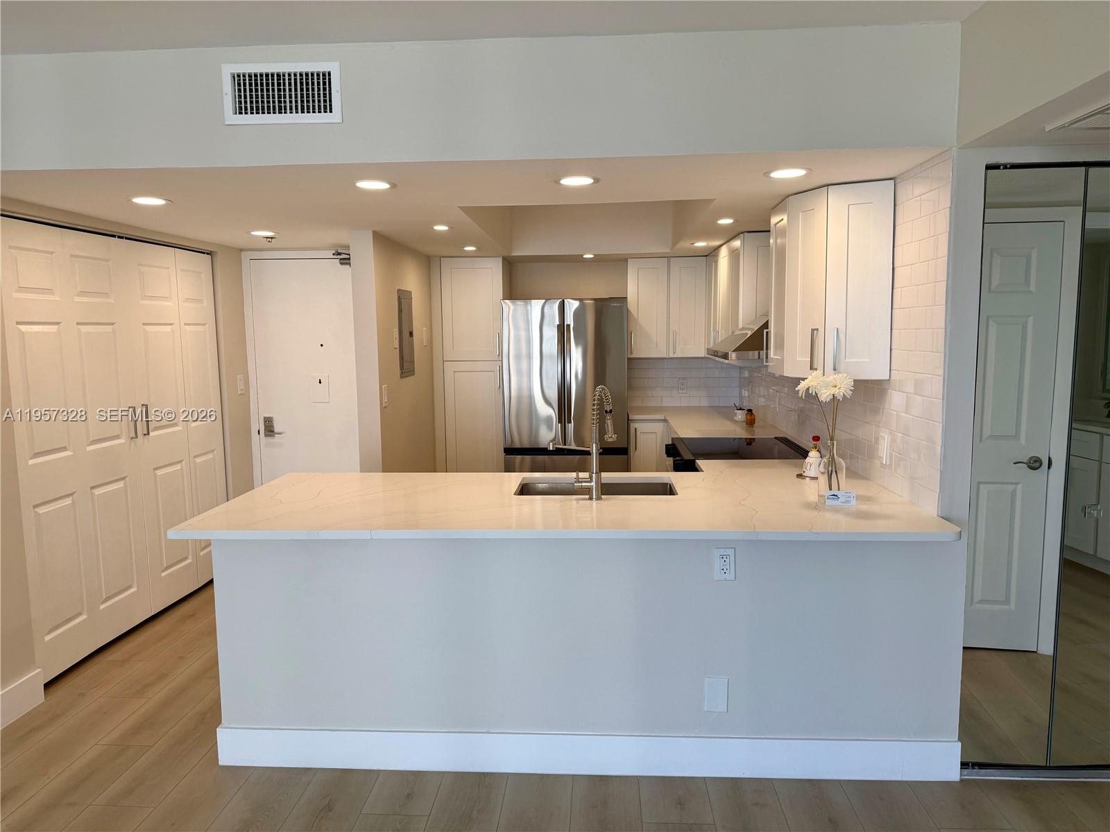 CORONADO CONDO- TOWER II - Residential