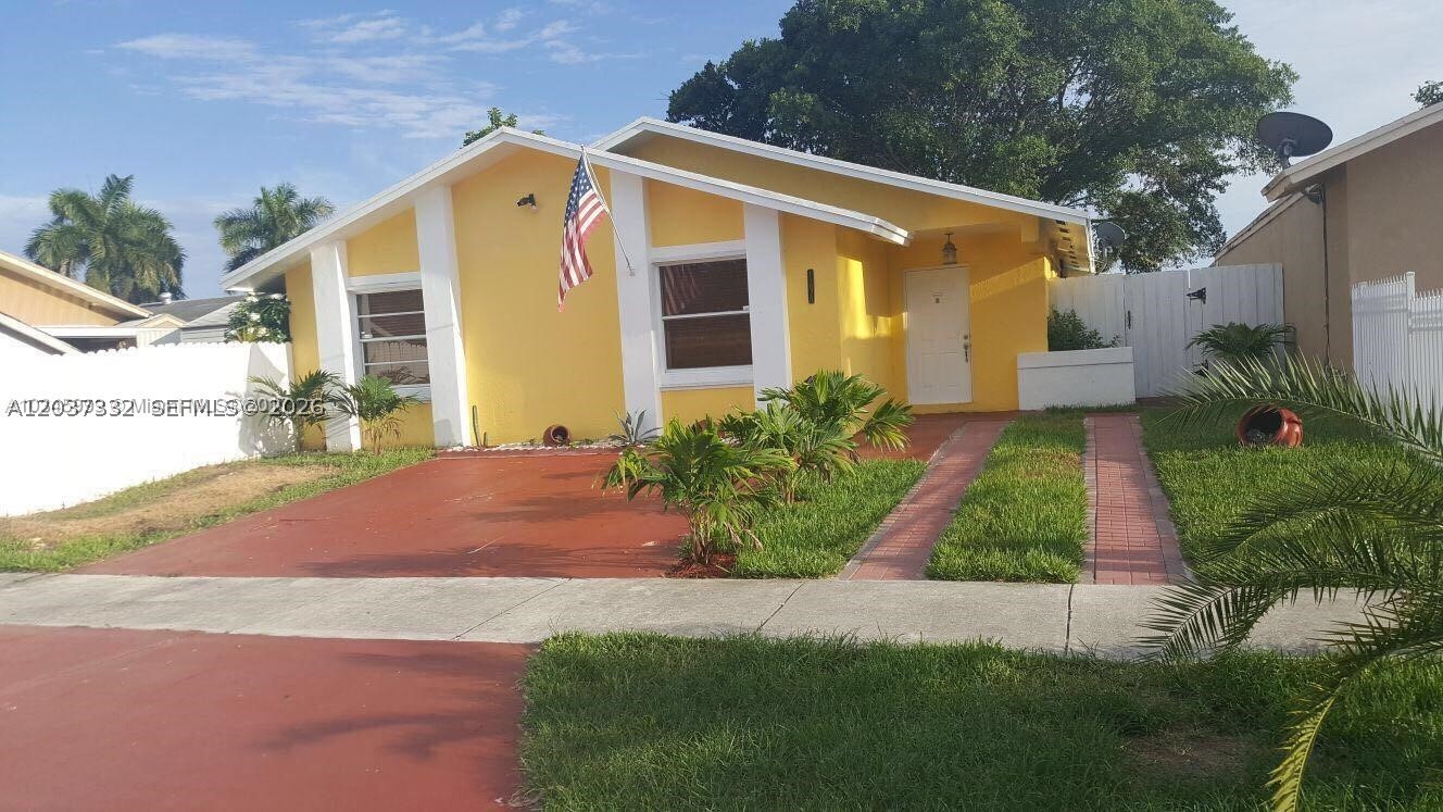 COME AND SEE this spacious and comfortable house for rent in Eureka off of Exit 13 on the Florida Turnpike. This home is located in a nice and quiet neighborhood near shopping strips and Supermarkets. Property has 3 bedrooms and 2 bathrooms, a living Room, dining room, updated kitchen, a great spacious terrace, patio and laundry area. The home is equipped with a newer high efficiency AC Unit and all appliances.