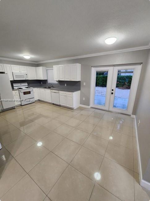 MOODY DRIVE ESTATES - Residential Lease