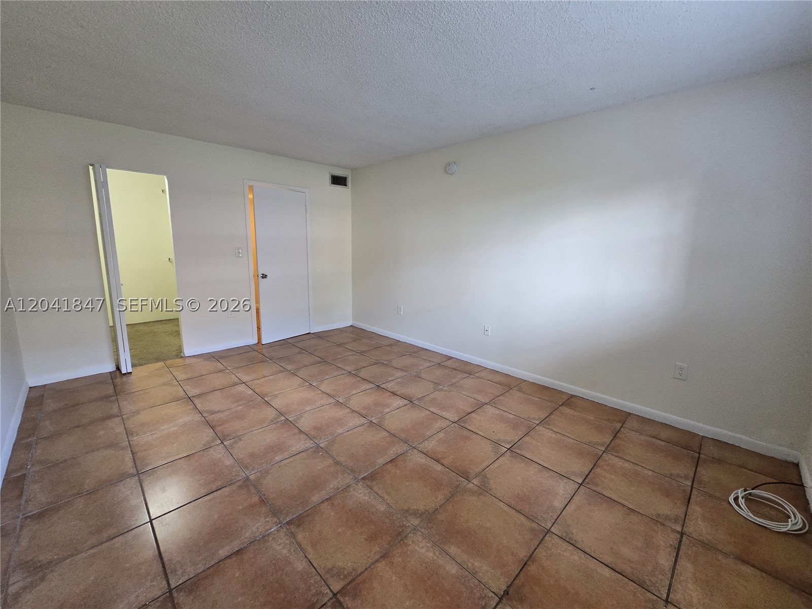 SUNSET HILLS I CONDO - Residential