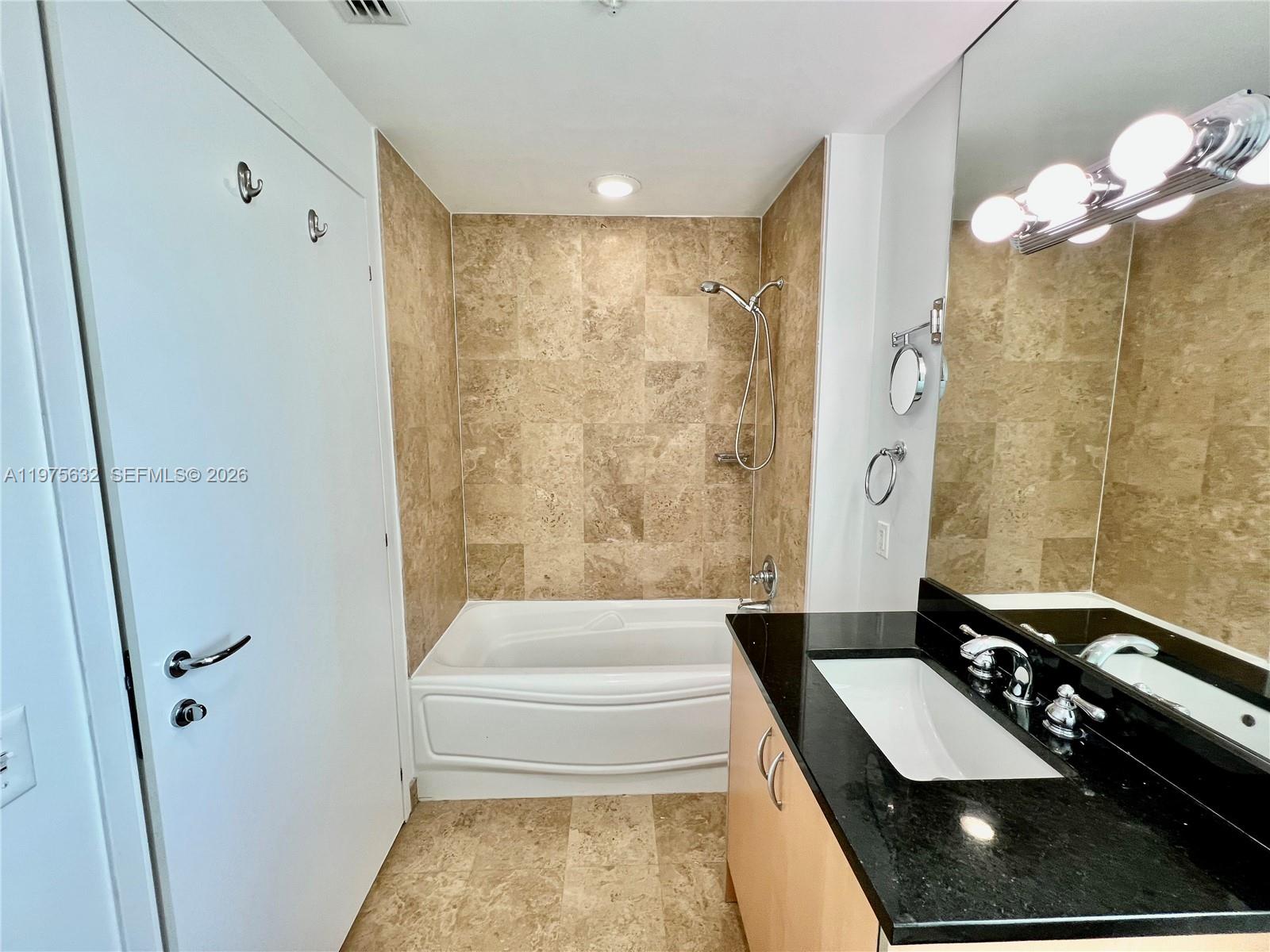 MET 1 CONDO - Residential Lease
