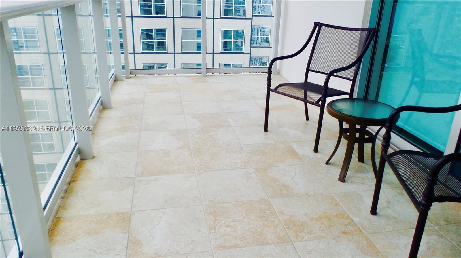 MET 1 CONDO - Residential Lease