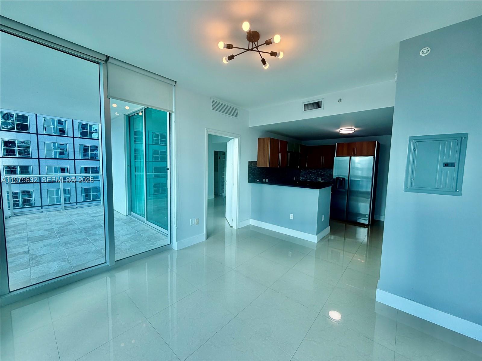 MET 1 CONDO - Residential Lease