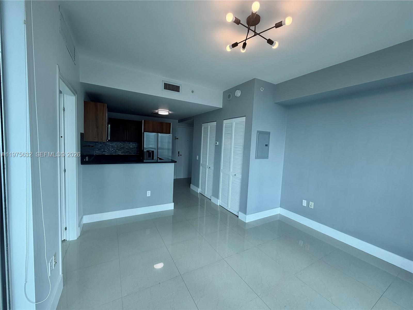 MET 1 CONDO - Residential Lease