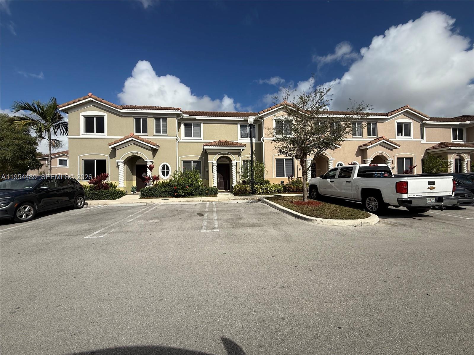 TOWNS AT SEASCAPE - Residential
