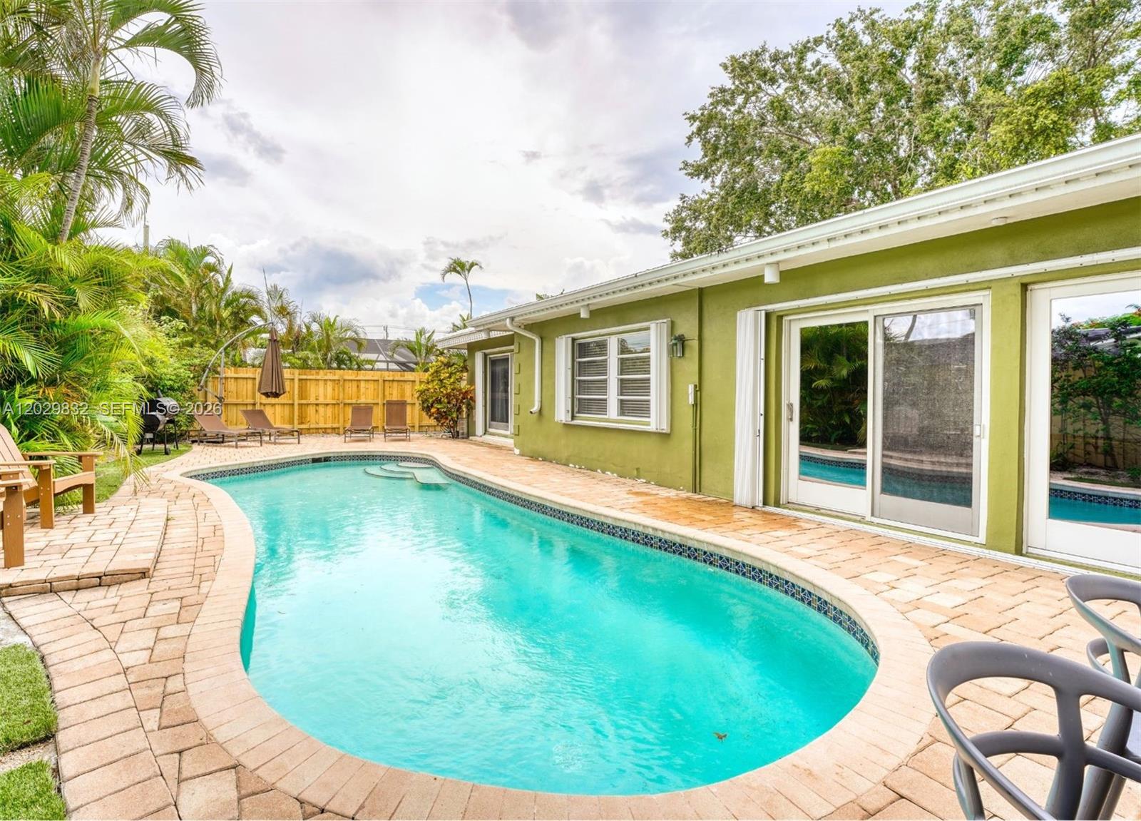 IMPERIAL POINT 3RD SEC - Residential