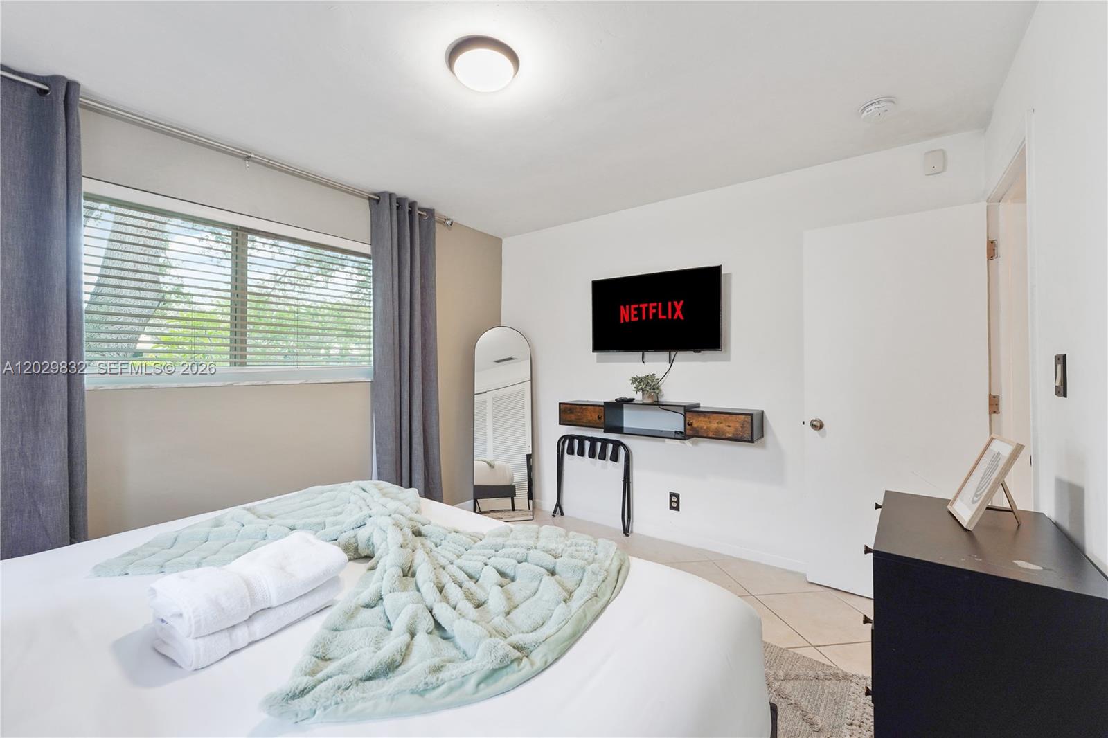 IMPERIAL POINT 3RD SEC - Residential