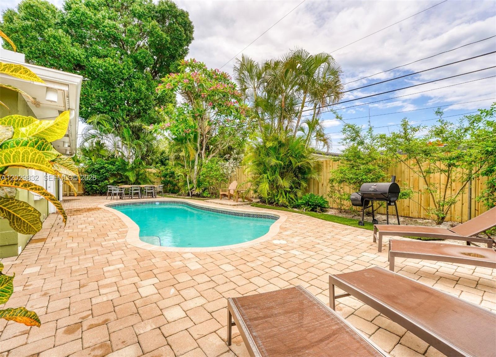 IMPERIAL POINT 3RD SEC - Residential