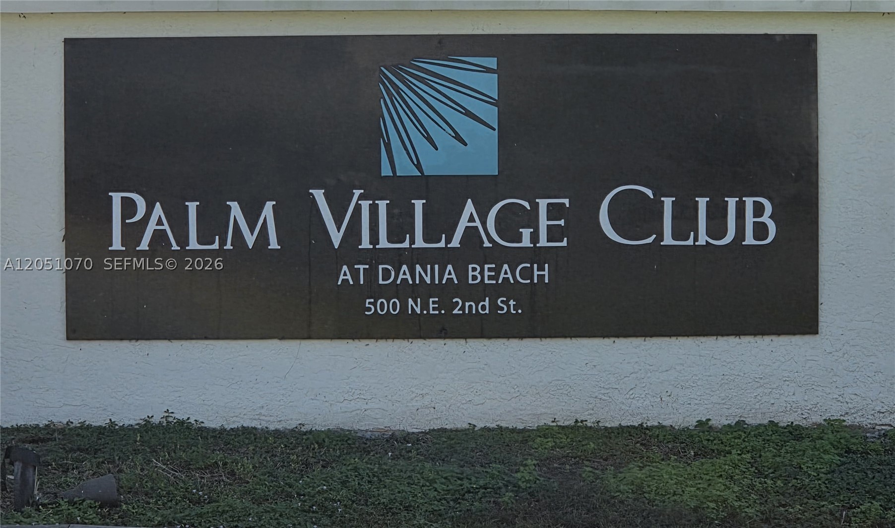 PALM VILLAGE CLUB CONDO - Residential Lease