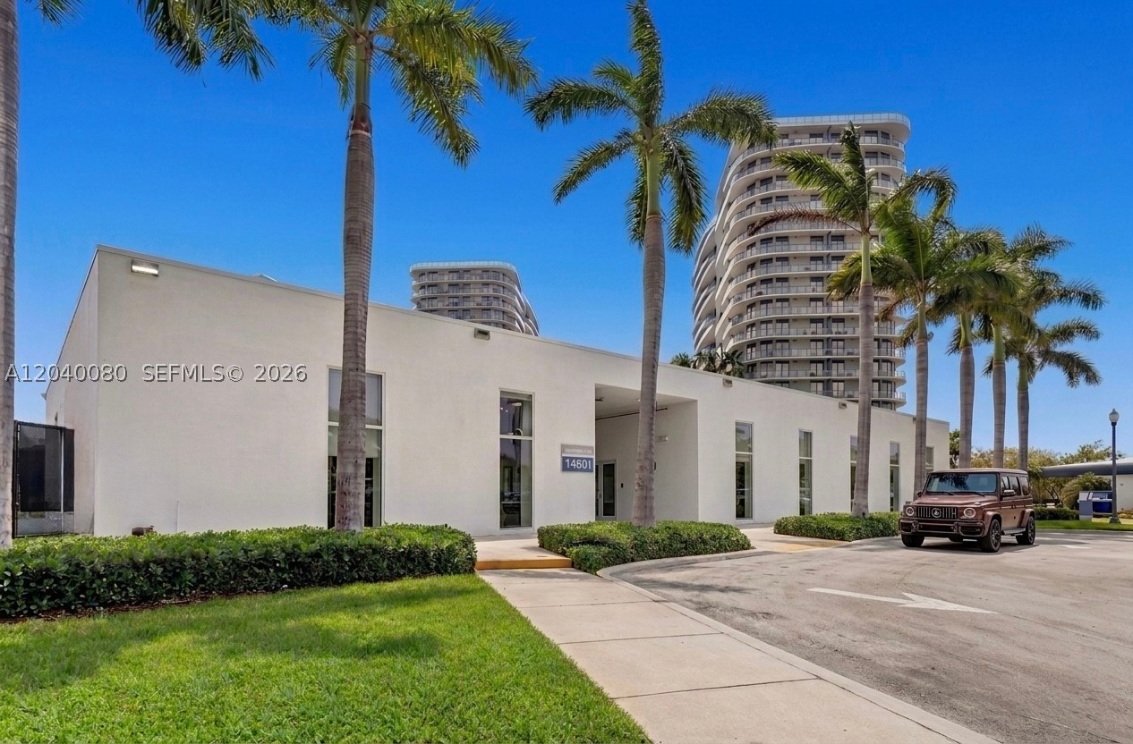 THE OAKS I CONDO - Residential