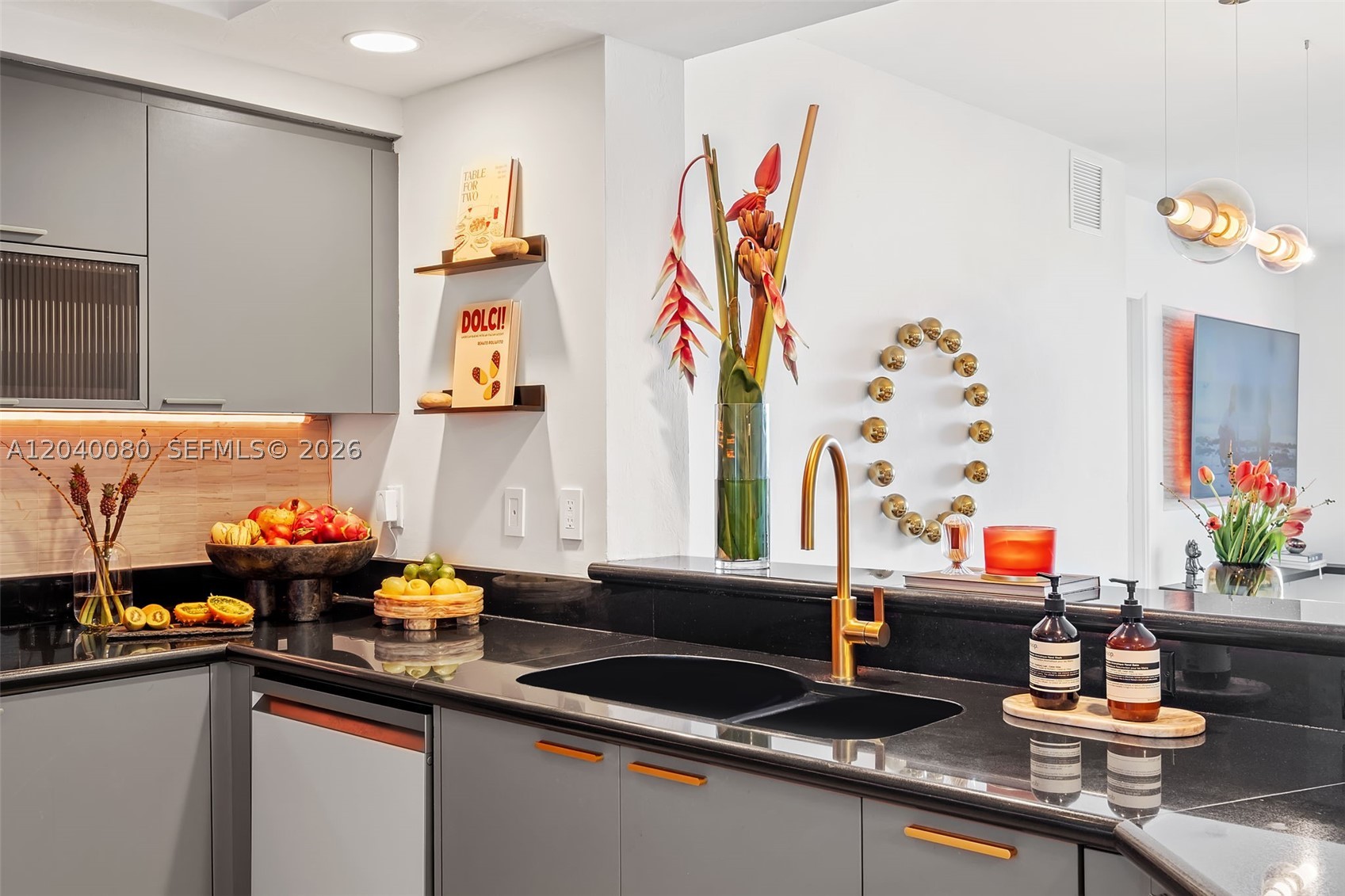 THE OAKS I CONDO - Residential