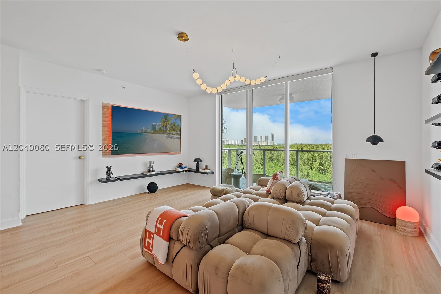 THE OAKS I CONDO - Residential