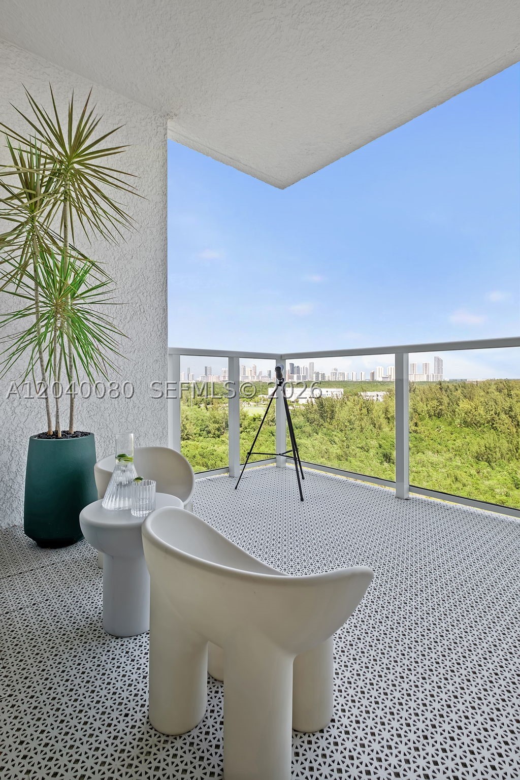 THE OAKS I CONDO - Residential