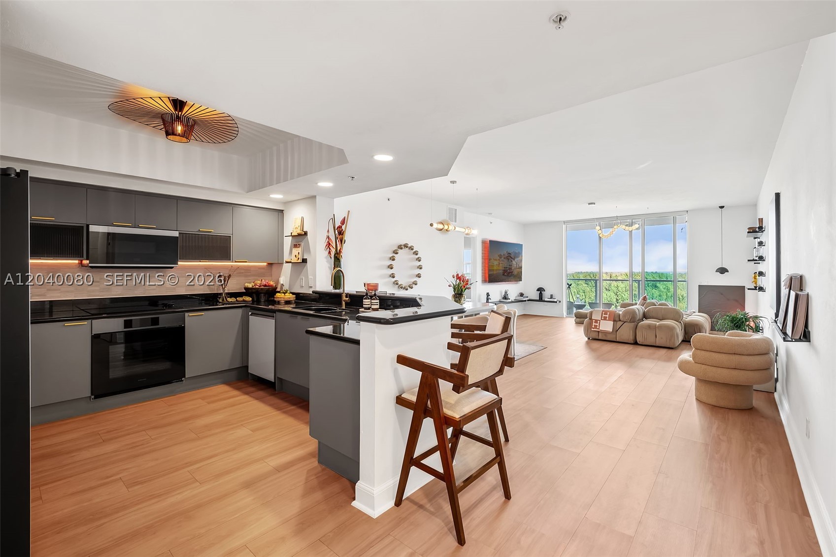 THE OAKS I CONDO - Residential