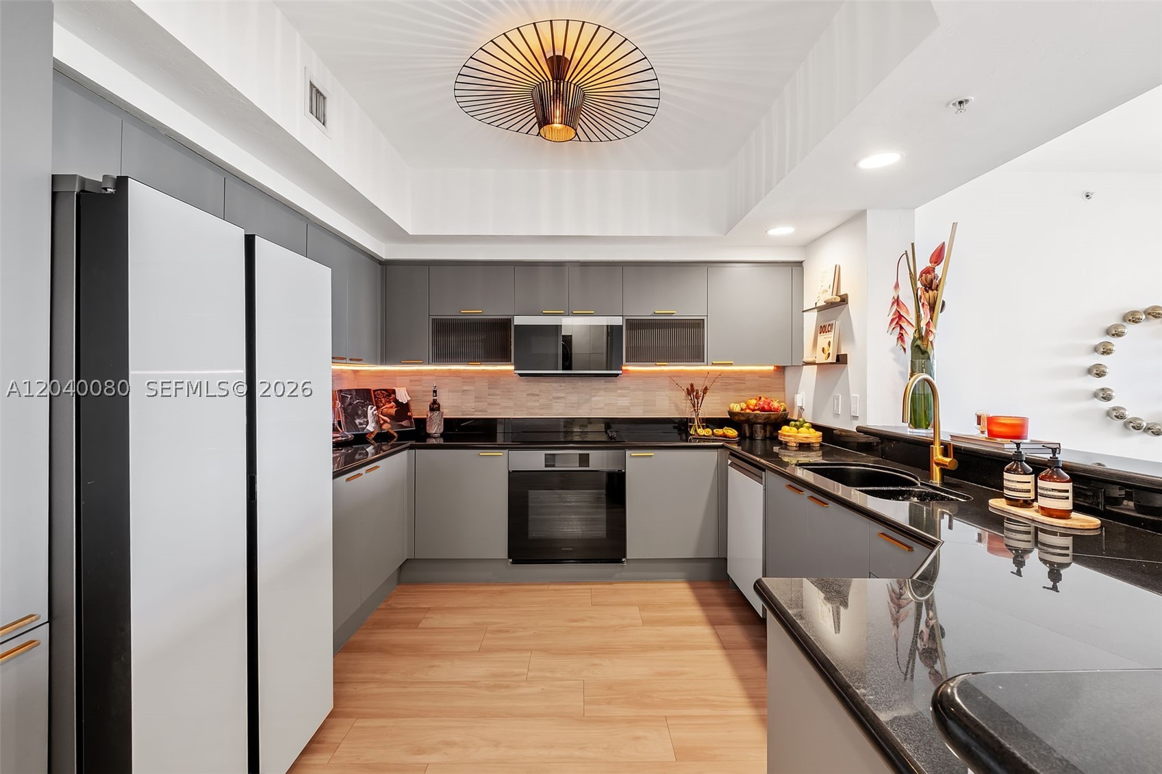 THE OAKS I CONDO - Residential