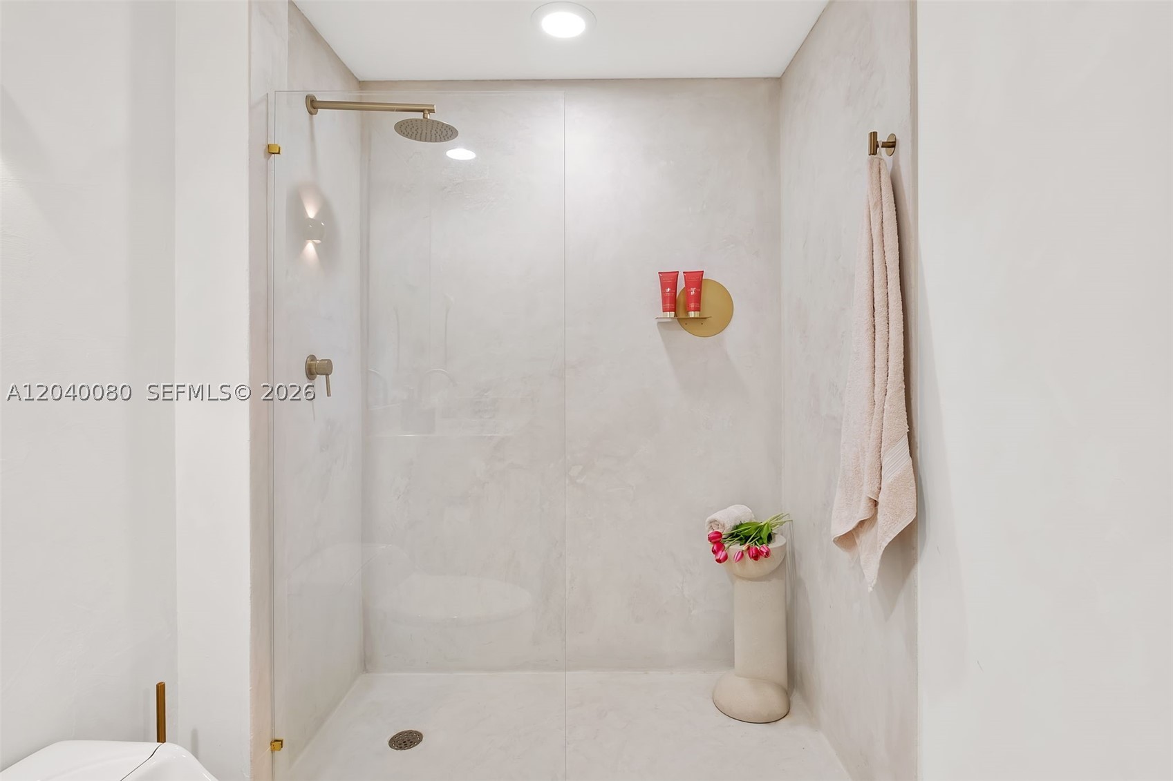 THE OAKS I CONDO - Residential