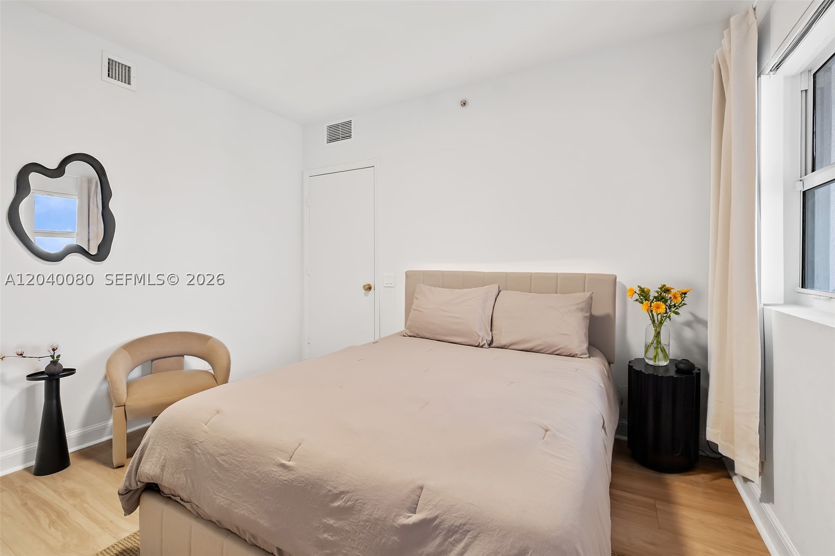 THE OAKS I CONDO - Residential