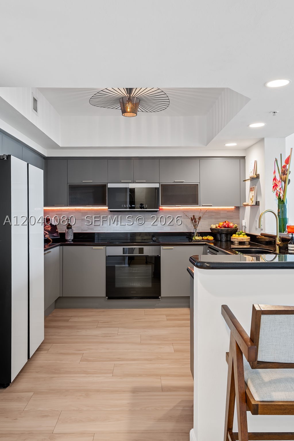 THE OAKS I CONDO - Residential