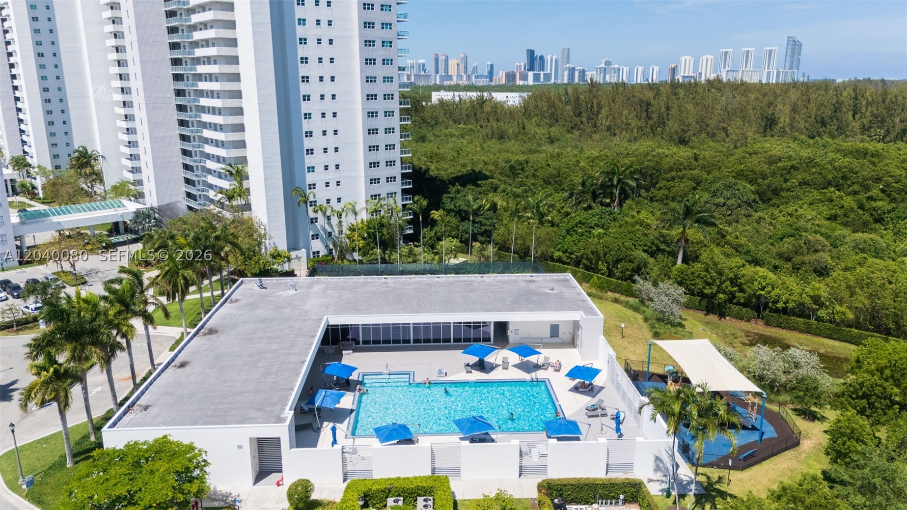 THE OAKS I CONDO - Residential