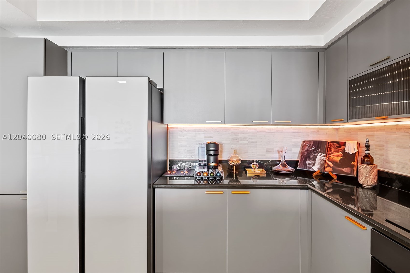 THE OAKS I CONDO - Residential