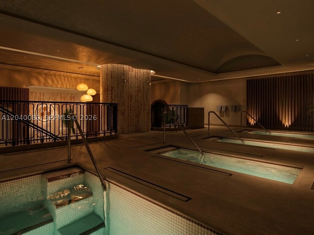 THE OAKS I CONDO - Residential