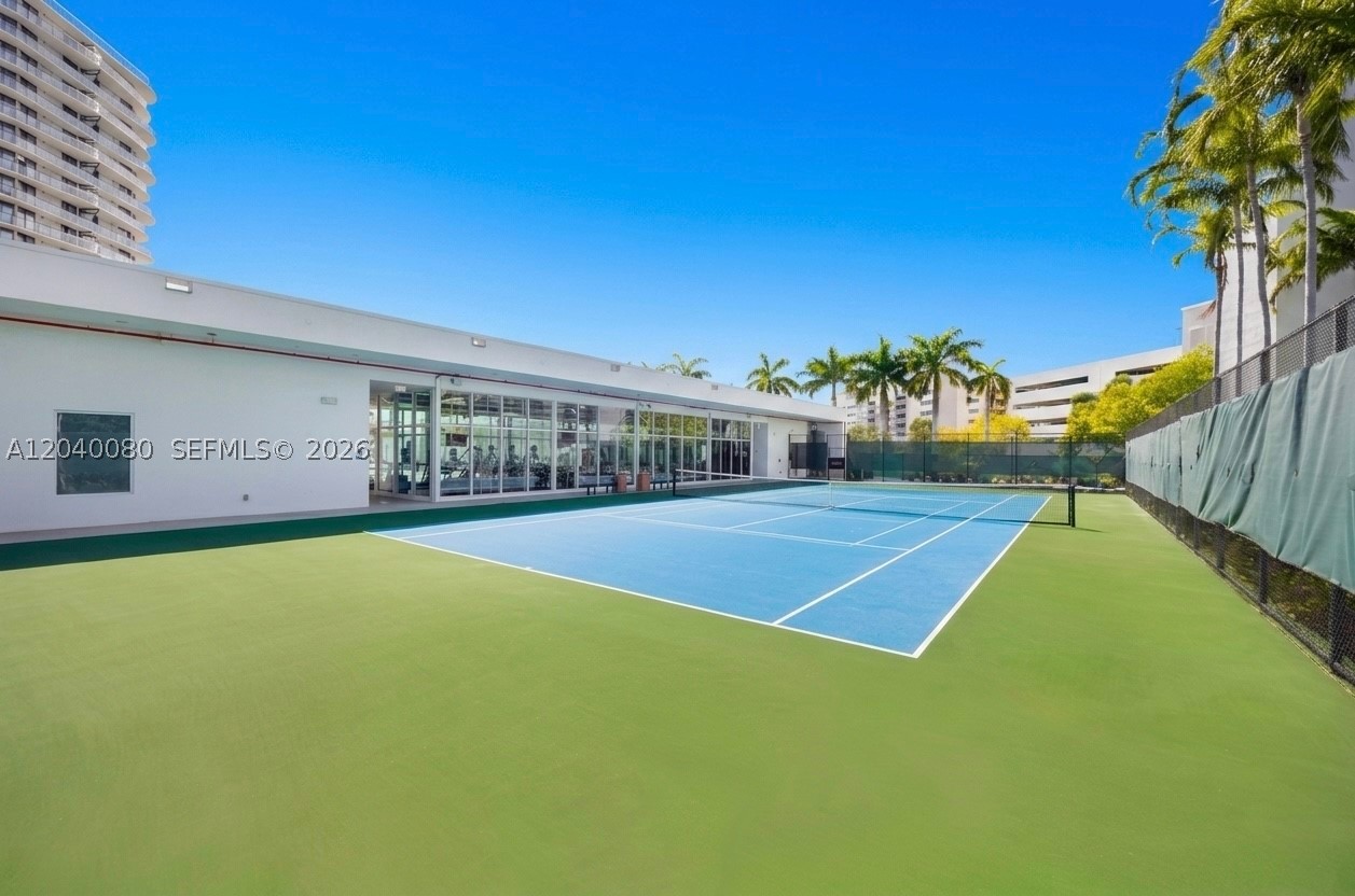 THE OAKS I CONDO - Residential