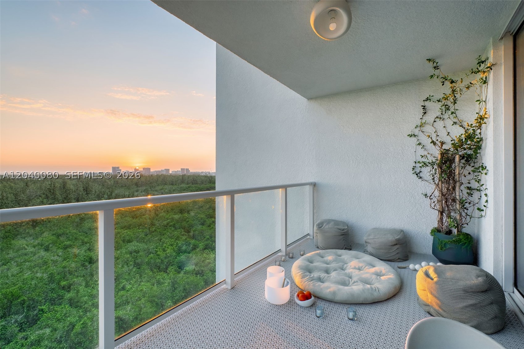 THE OAKS I CONDO - Residential