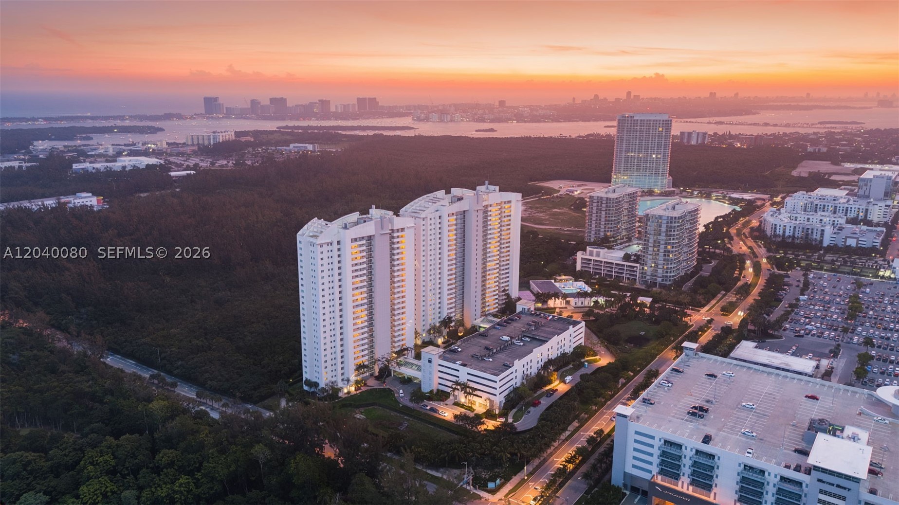 THE OAKS I CONDO - Residential