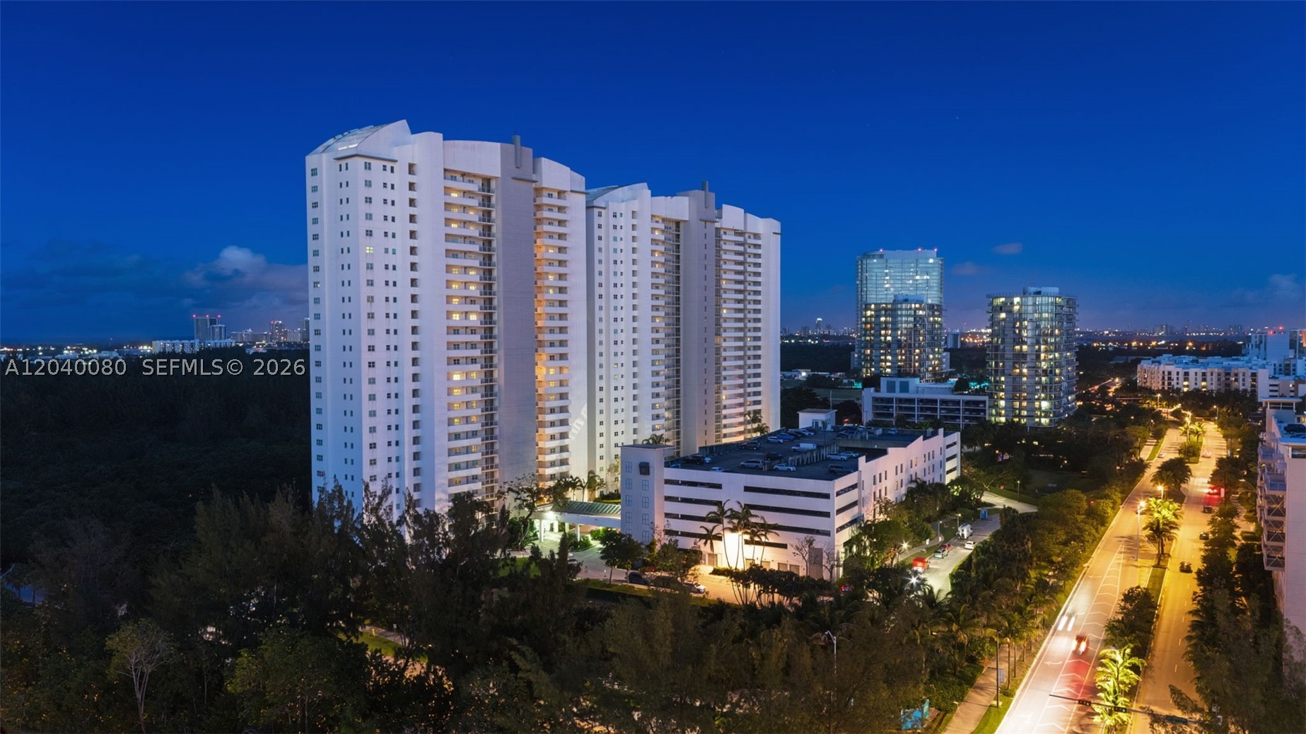 THE OAKS I CONDO - Residential