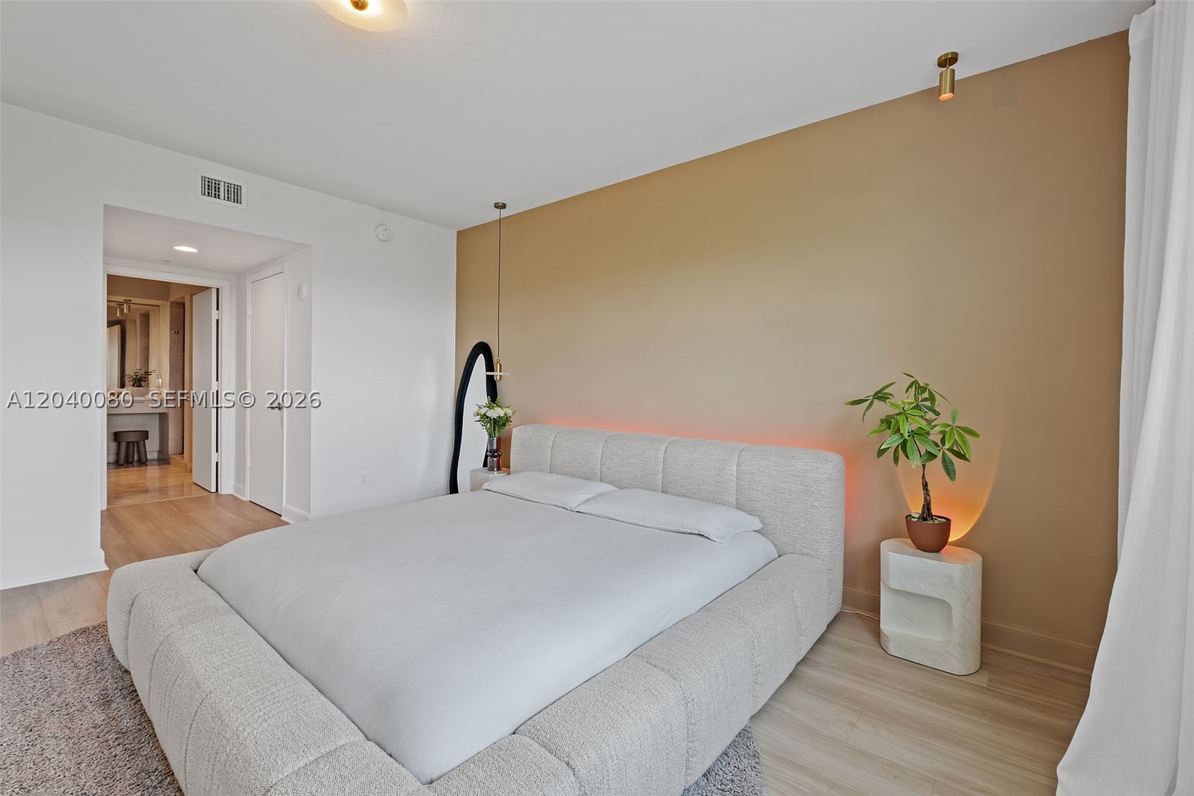 THE OAKS I CONDO - Residential