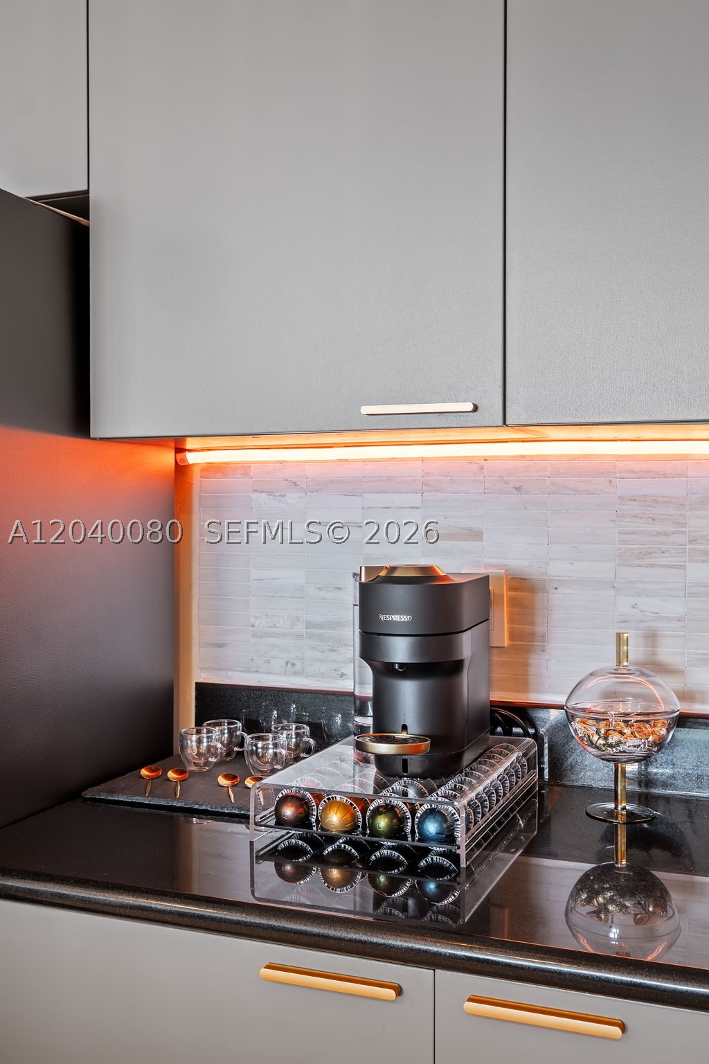 THE OAKS I CONDO - Residential