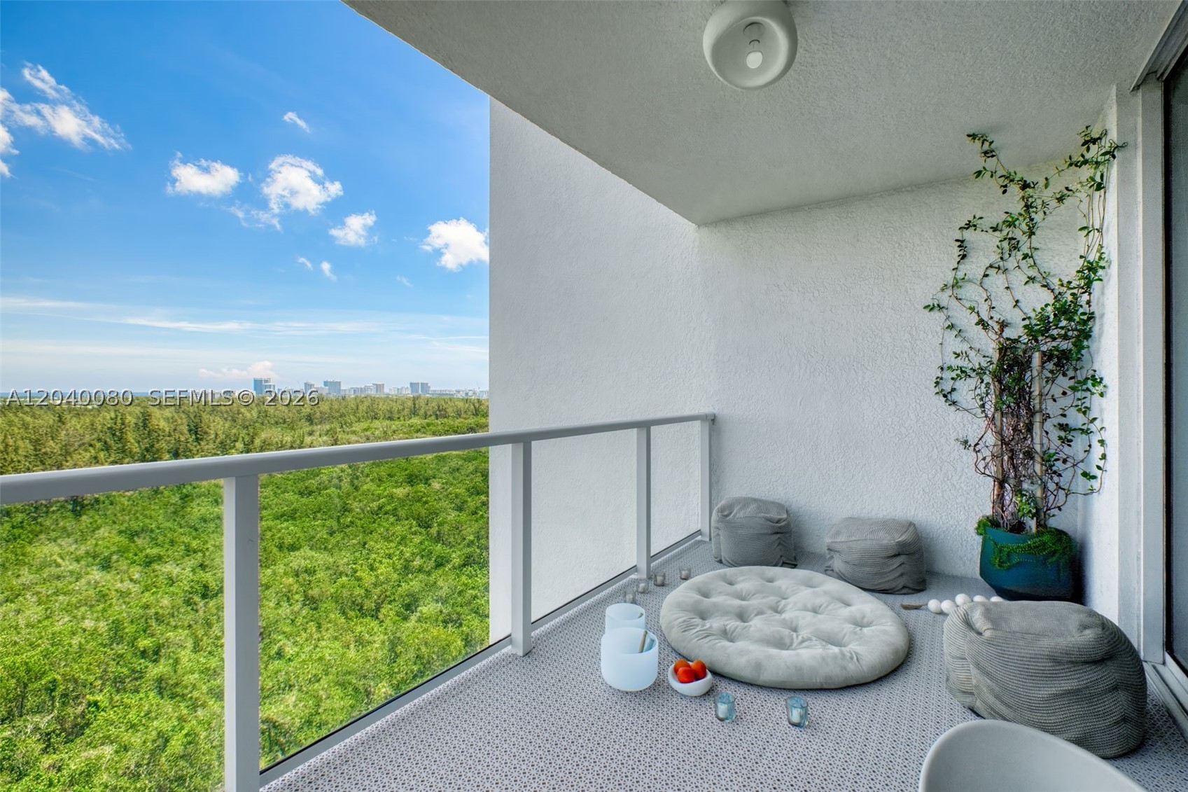 THE OAKS I CONDO - Residential