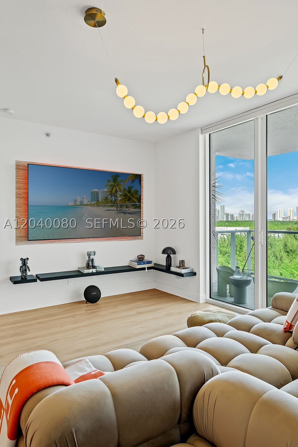 THE OAKS I CONDO - Residential