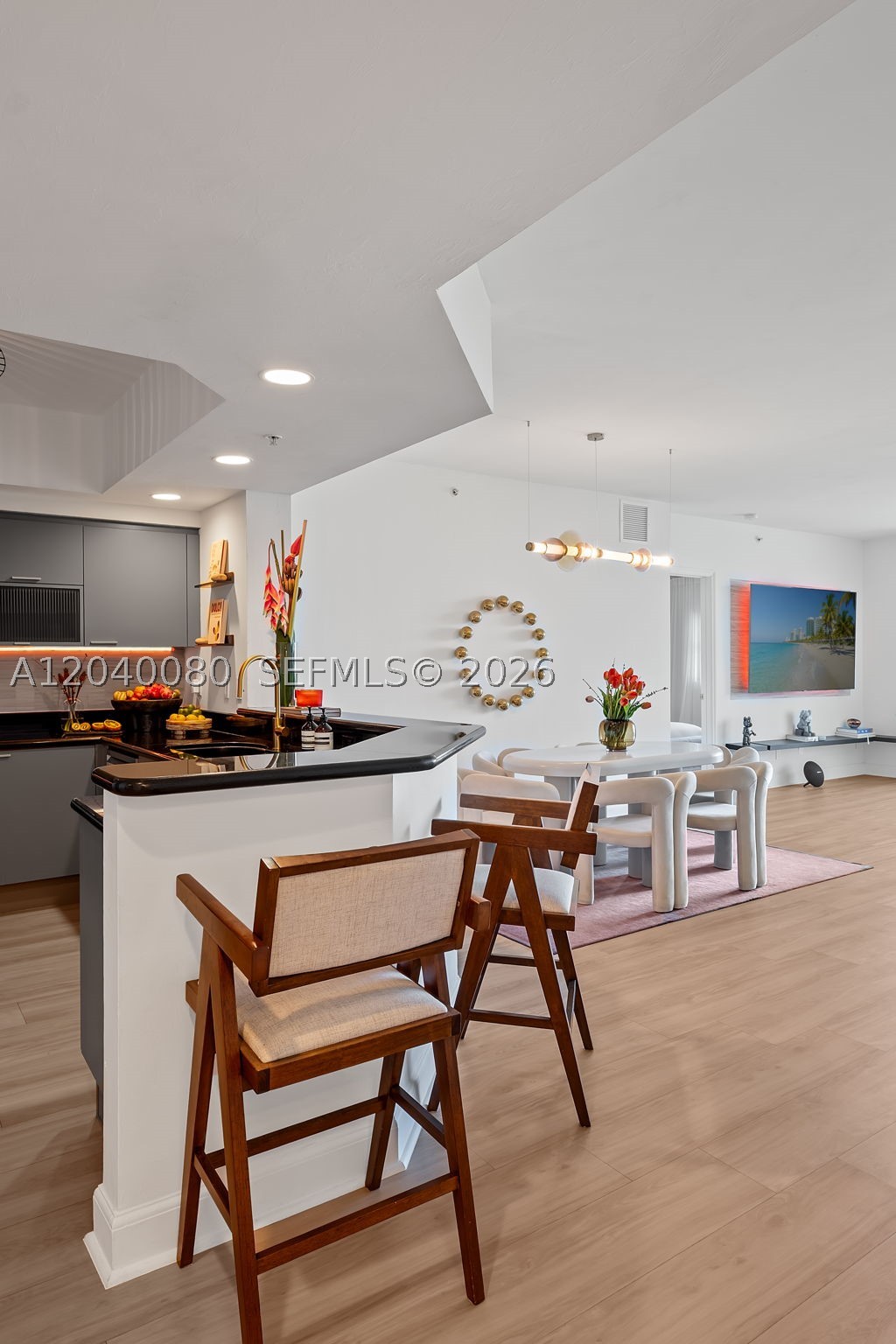 THE OAKS I CONDO - Residential