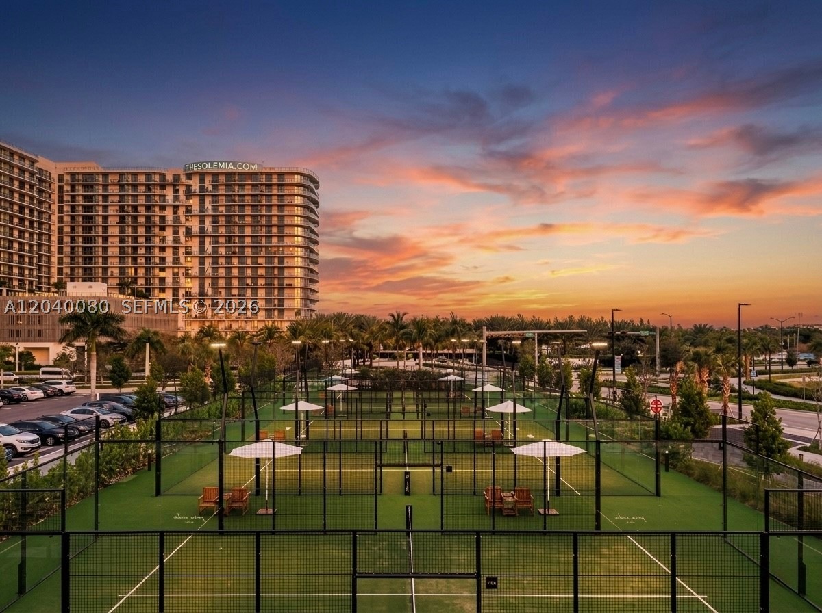 THE OAKS I CONDO - Residential