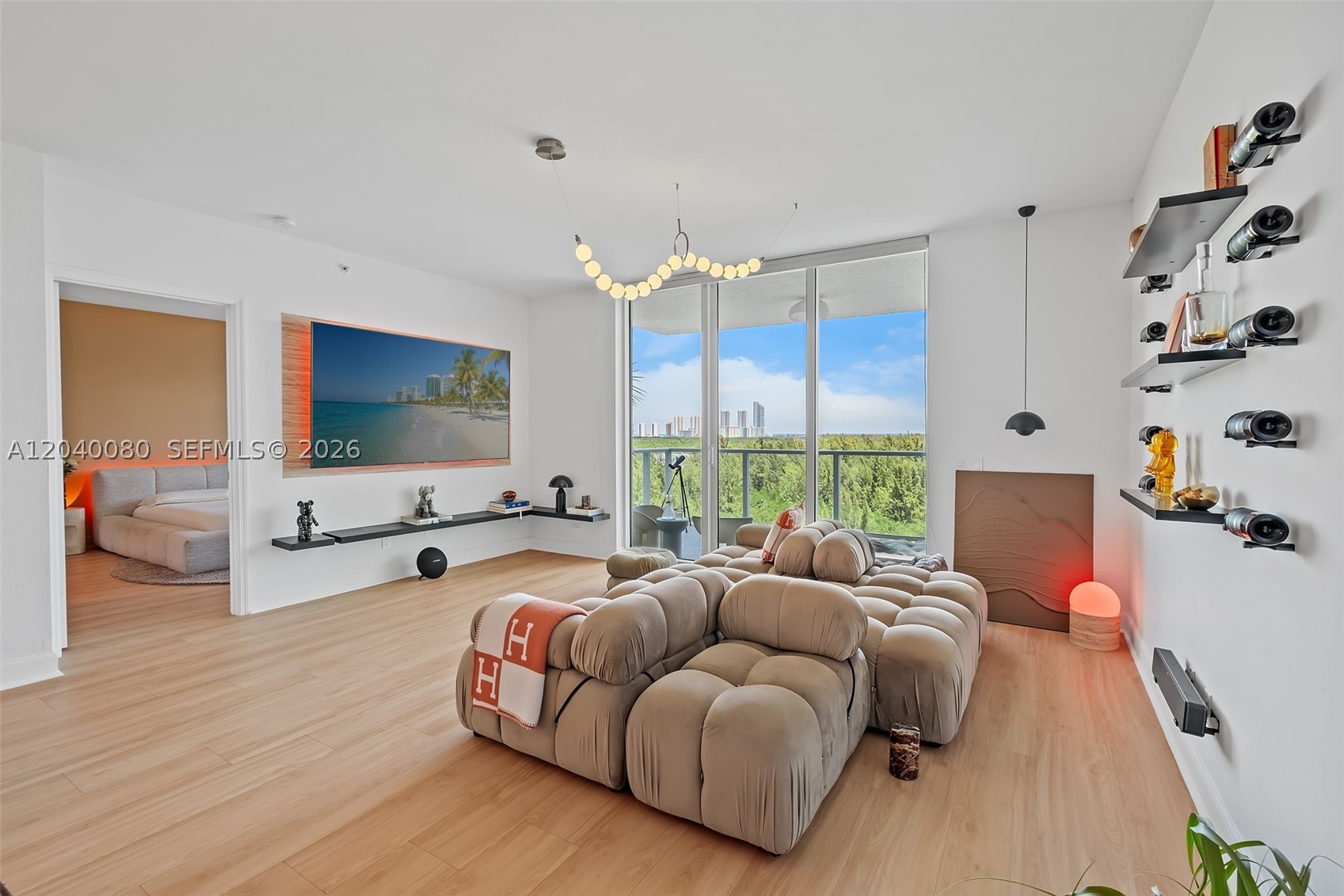 THE OAKS I CONDO - Residential