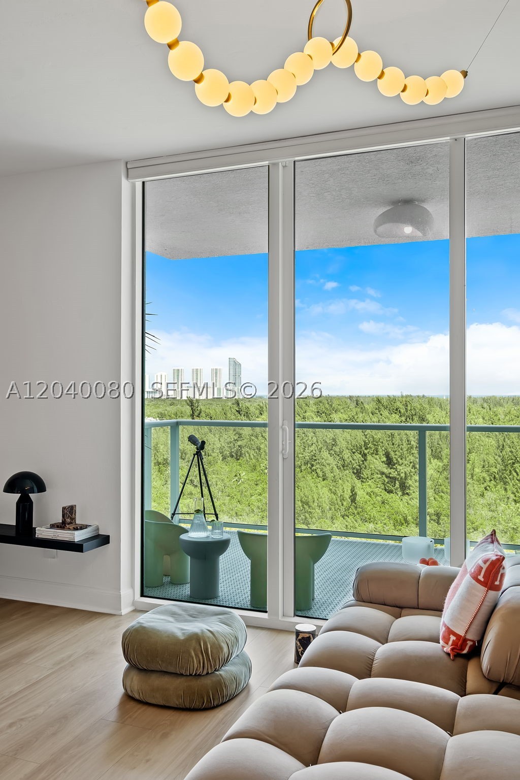 THE OAKS I CONDO - Residential