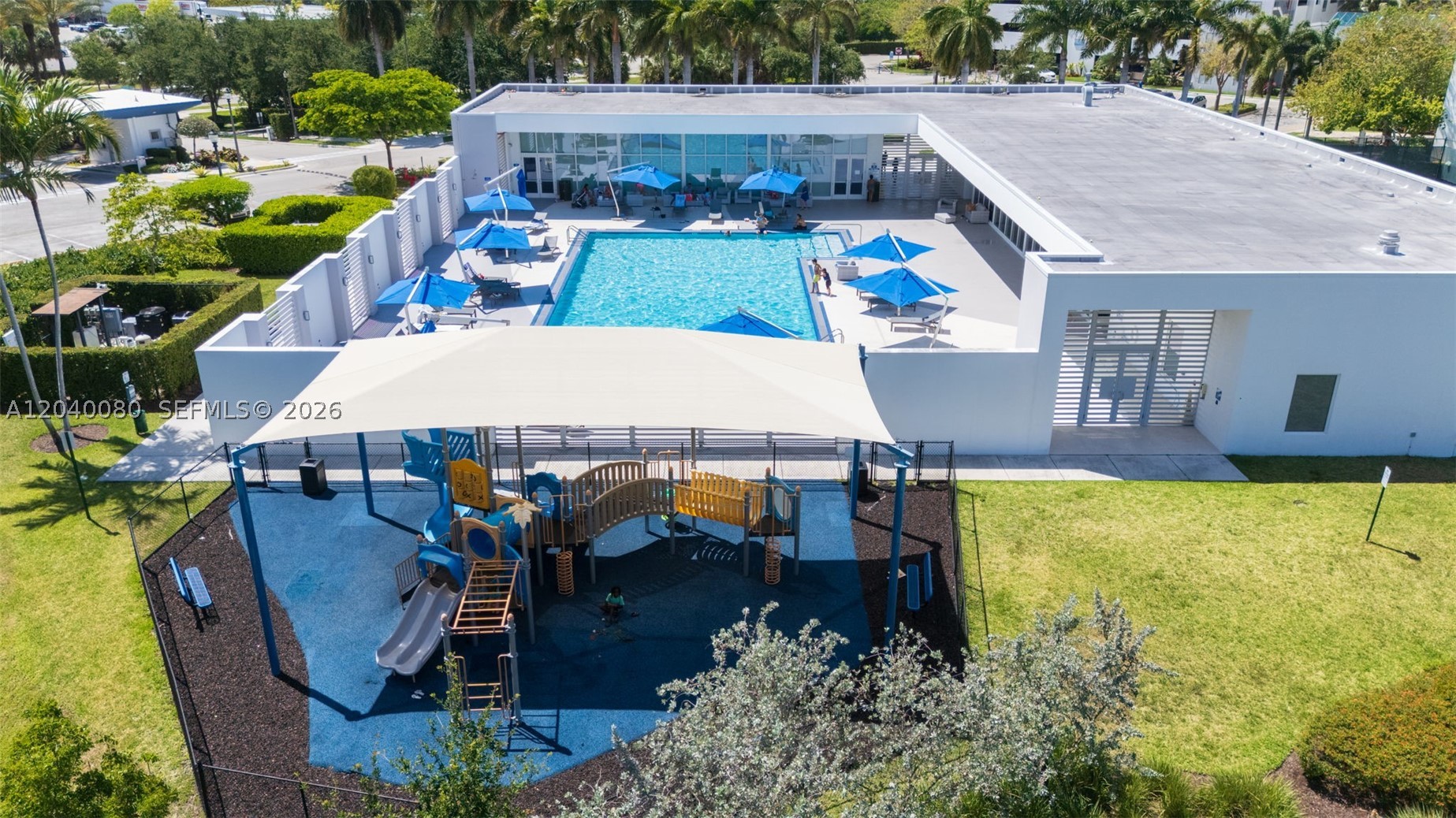 THE OAKS I CONDO - Residential