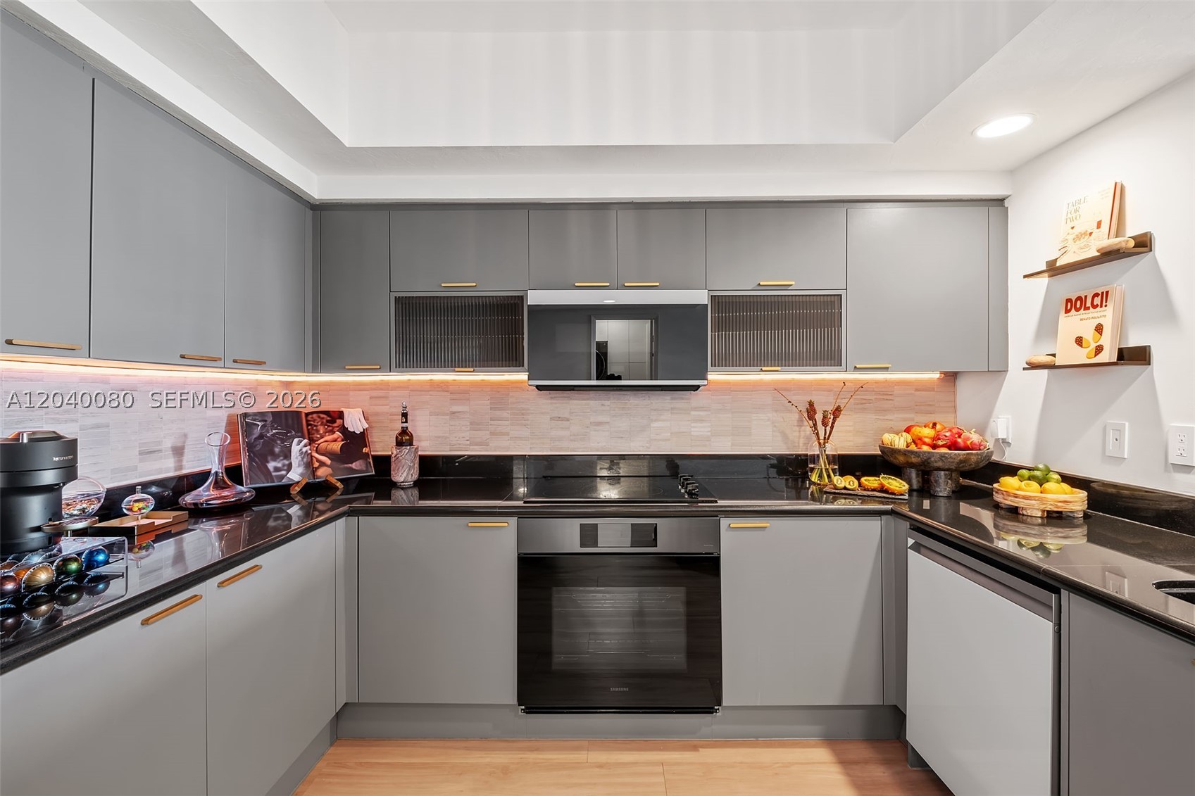 THE OAKS I CONDO - Residential