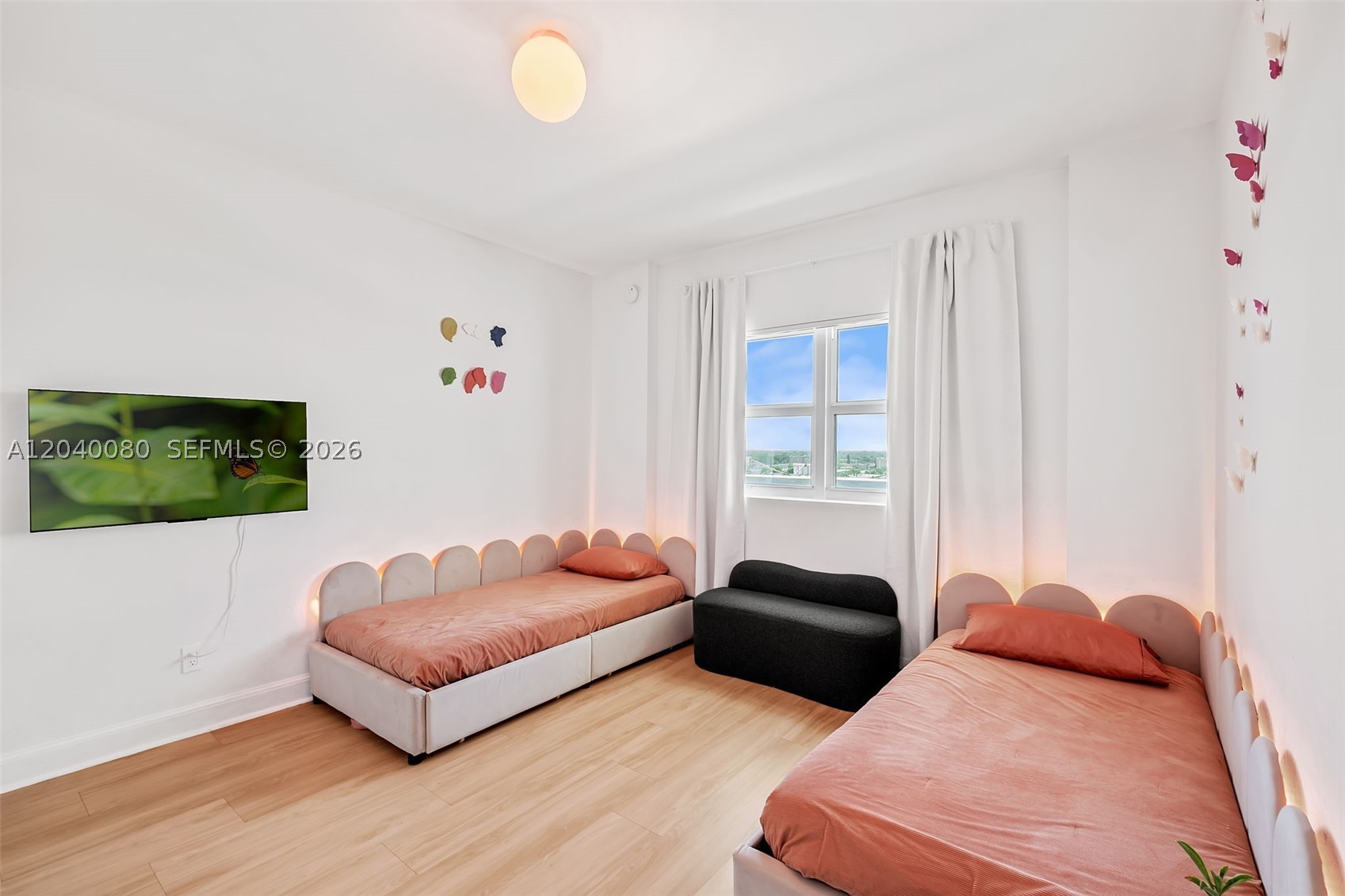 THE OAKS I CONDO - Residential