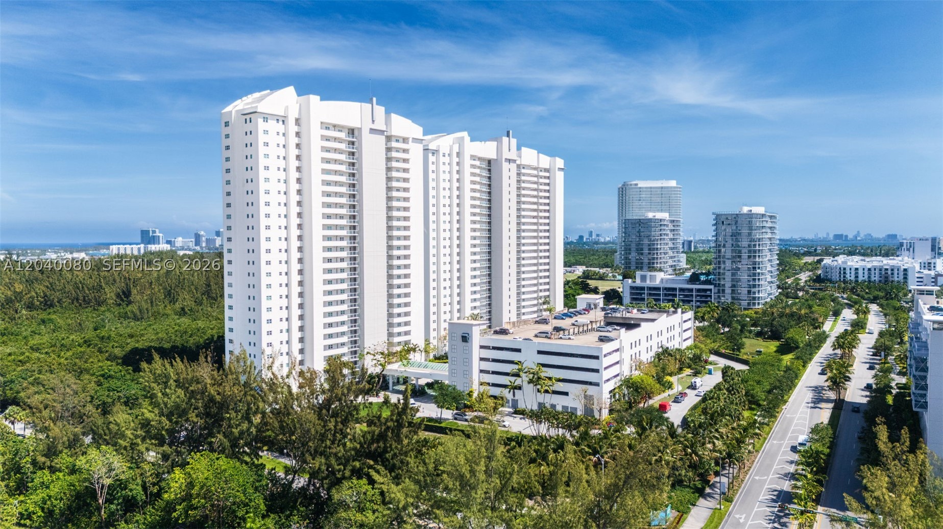 THE OAKS I CONDO - Residential
