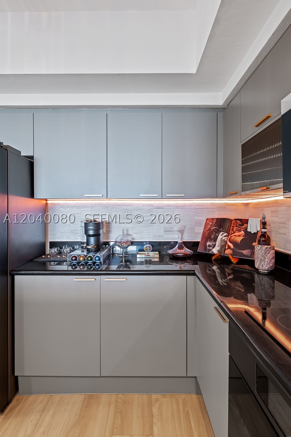 THE OAKS I CONDO - Residential