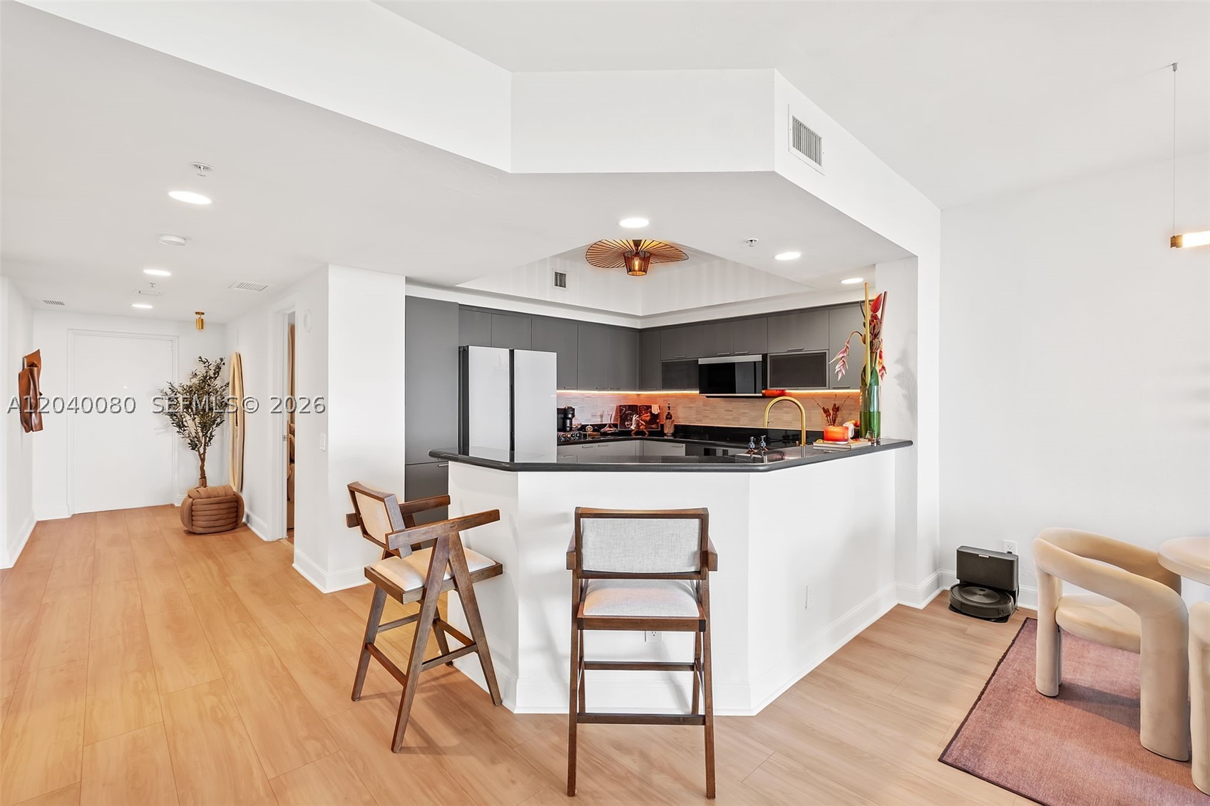 THE OAKS I CONDO - Residential