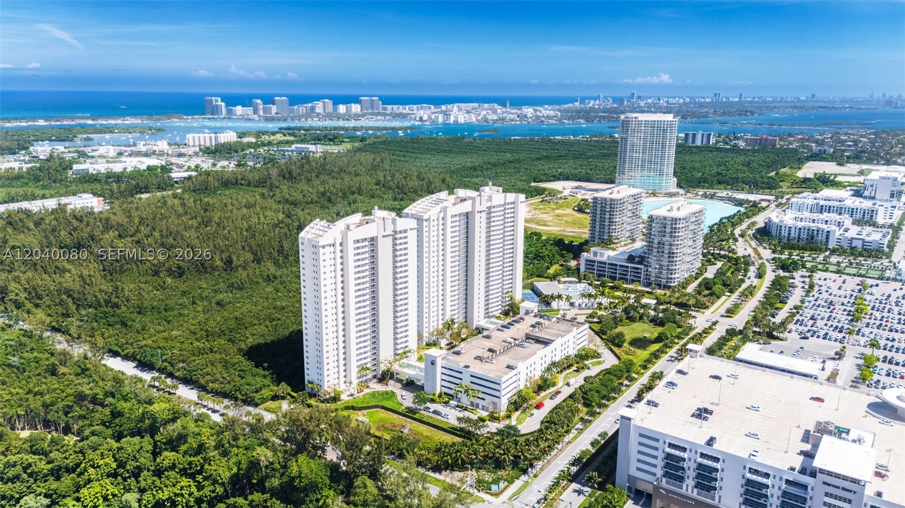 THE OAKS I CONDO - Residential