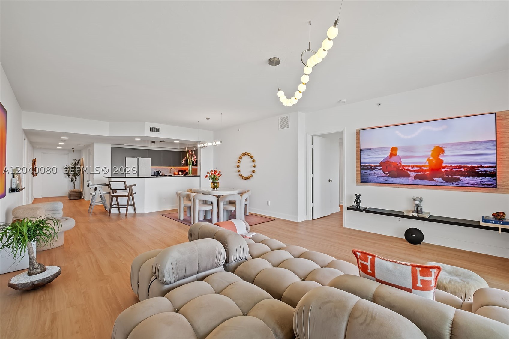 THE OAKS I CONDO - Residential