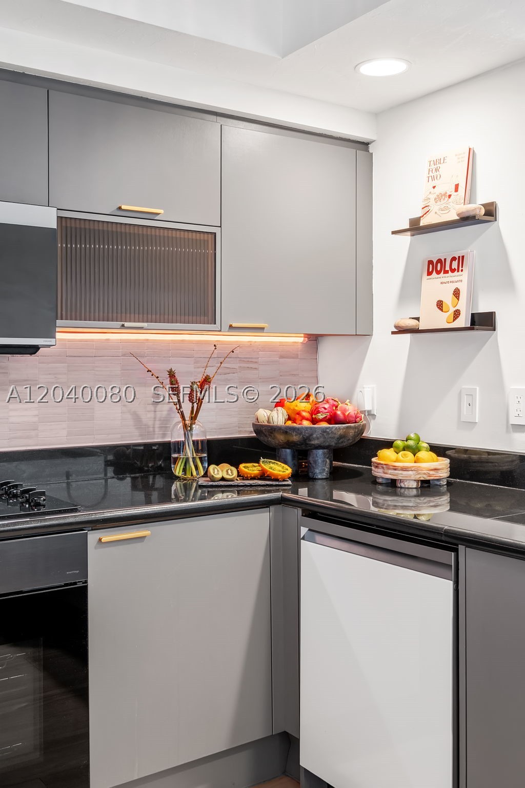 THE OAKS I CONDO - Residential