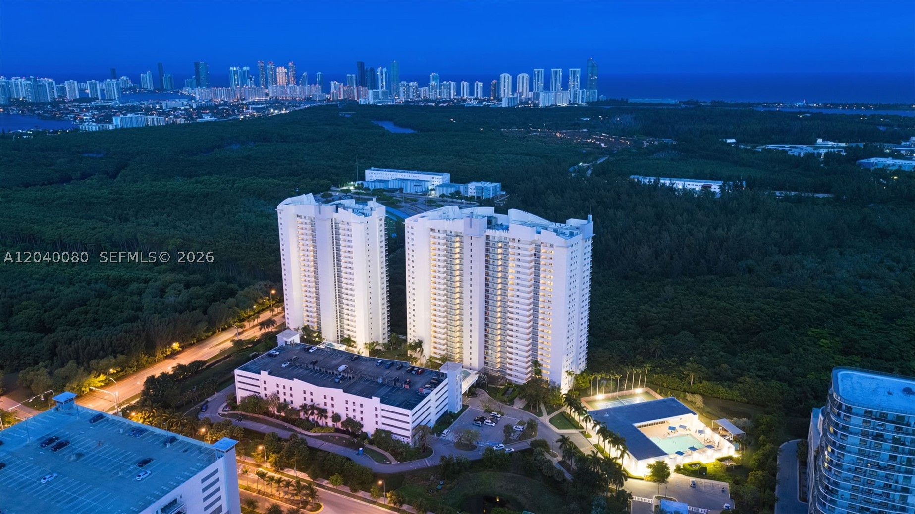 THE OAKS I CONDO - Residential