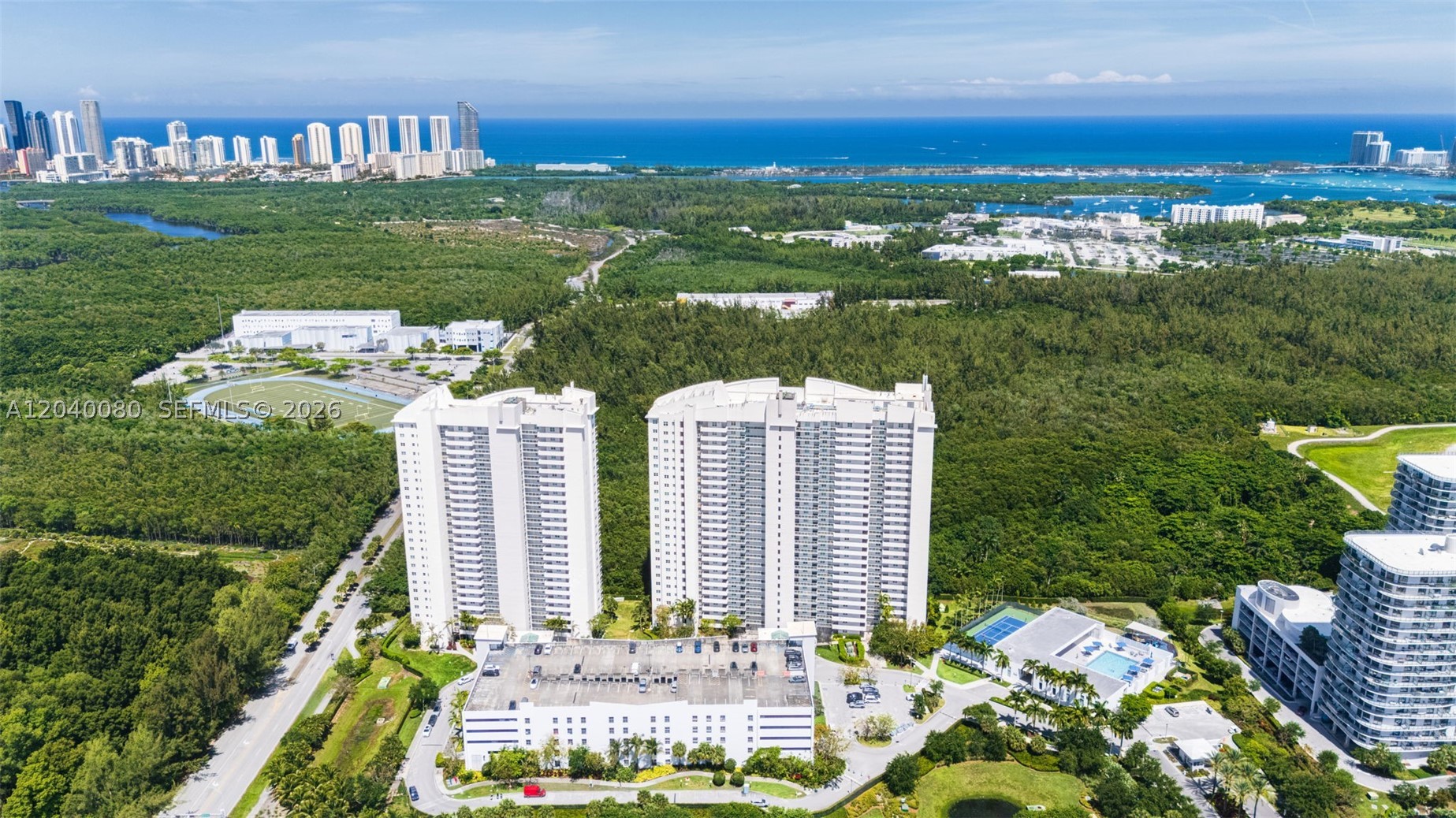 THE OAKS I CONDO - Residential