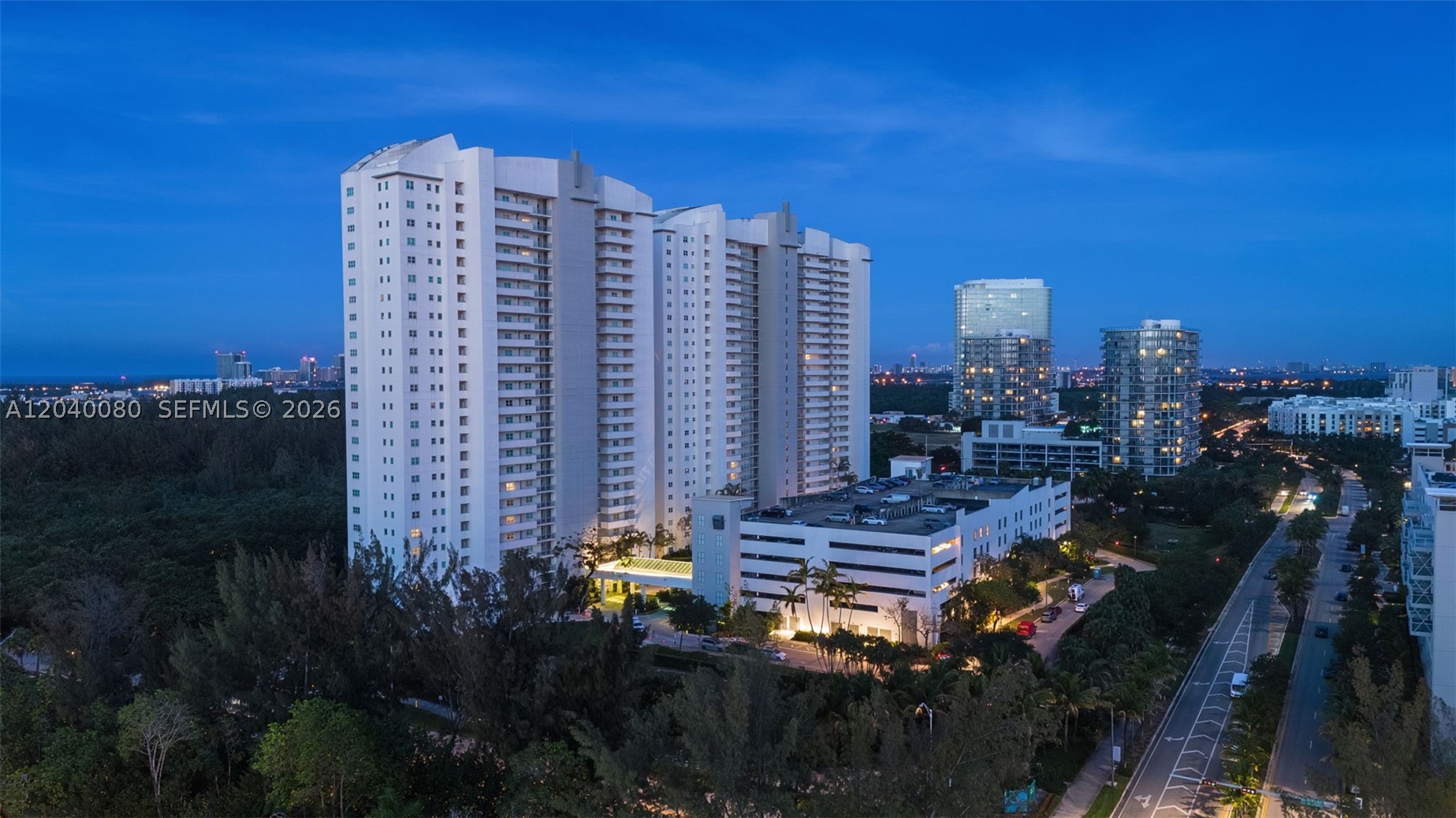 THE OAKS I CONDO - Residential